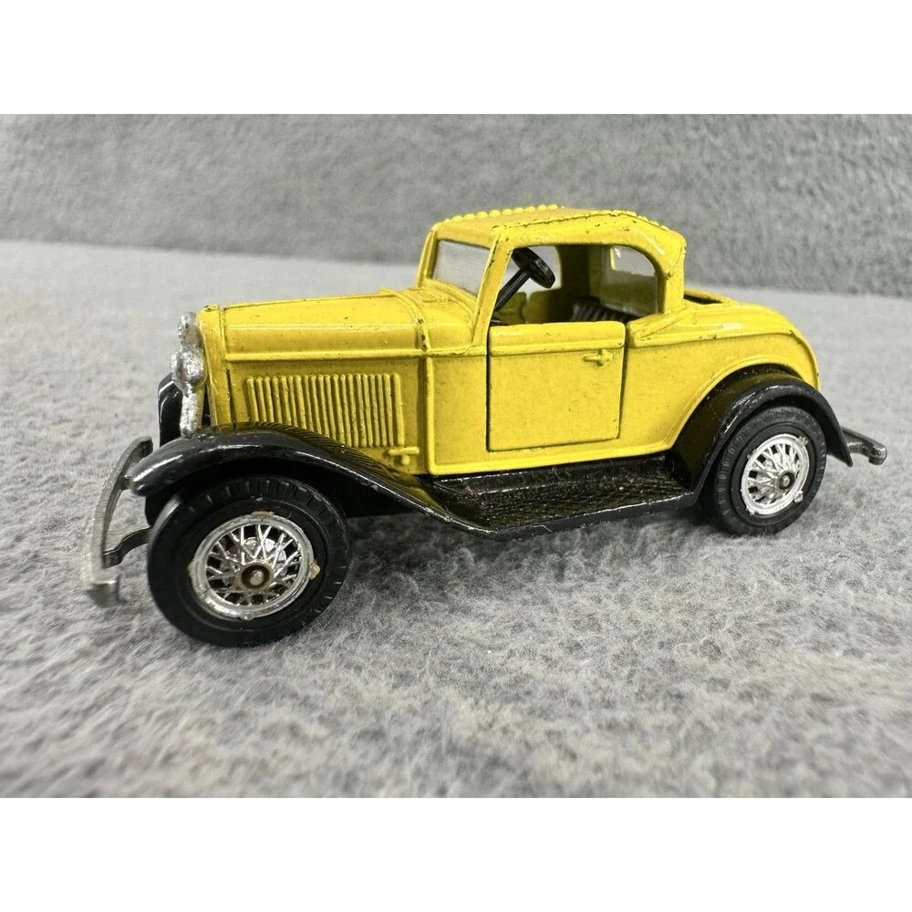 ROAD CHAMPS Ford Red Model A Rumble Seat Roadster Yellow Car T5